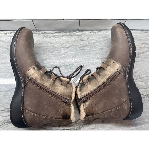 Clarks Collection Brown Leather Ankle Boots Side Zip Womens 8.5 M - Picture 6 of 8